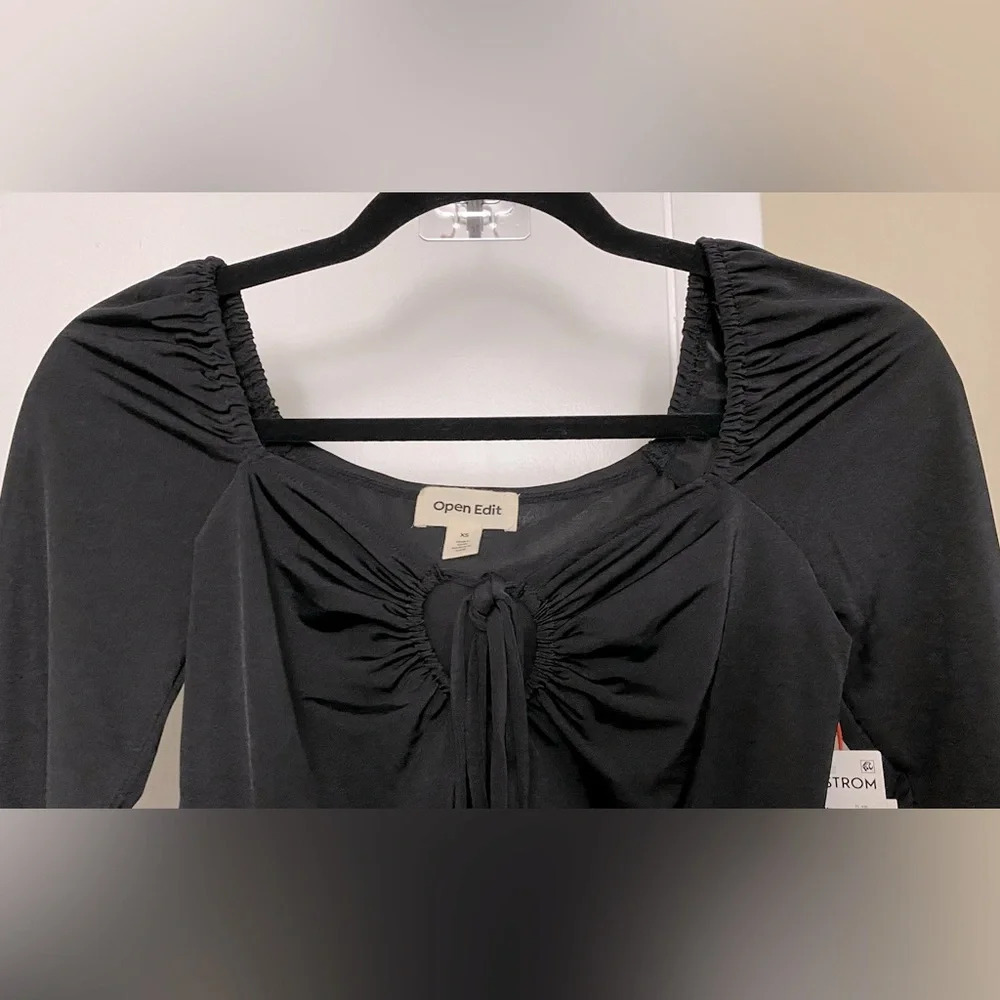 NWT Open Edit Long Sleeve Keyhole Black Crop Top Size XS - Picture 2 of 6